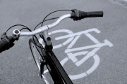 Fahrrad auf Radschutzstreifen zu sehen