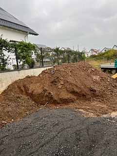 Erdaushub bzw. Mutterboden zu verschenken