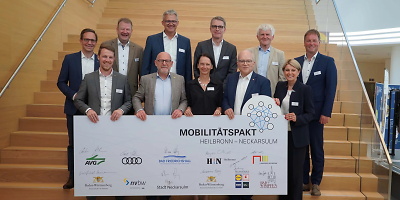 Gruppenbild aller Partner des Mobilitätspaktes Heilbronn-Neckarsulm